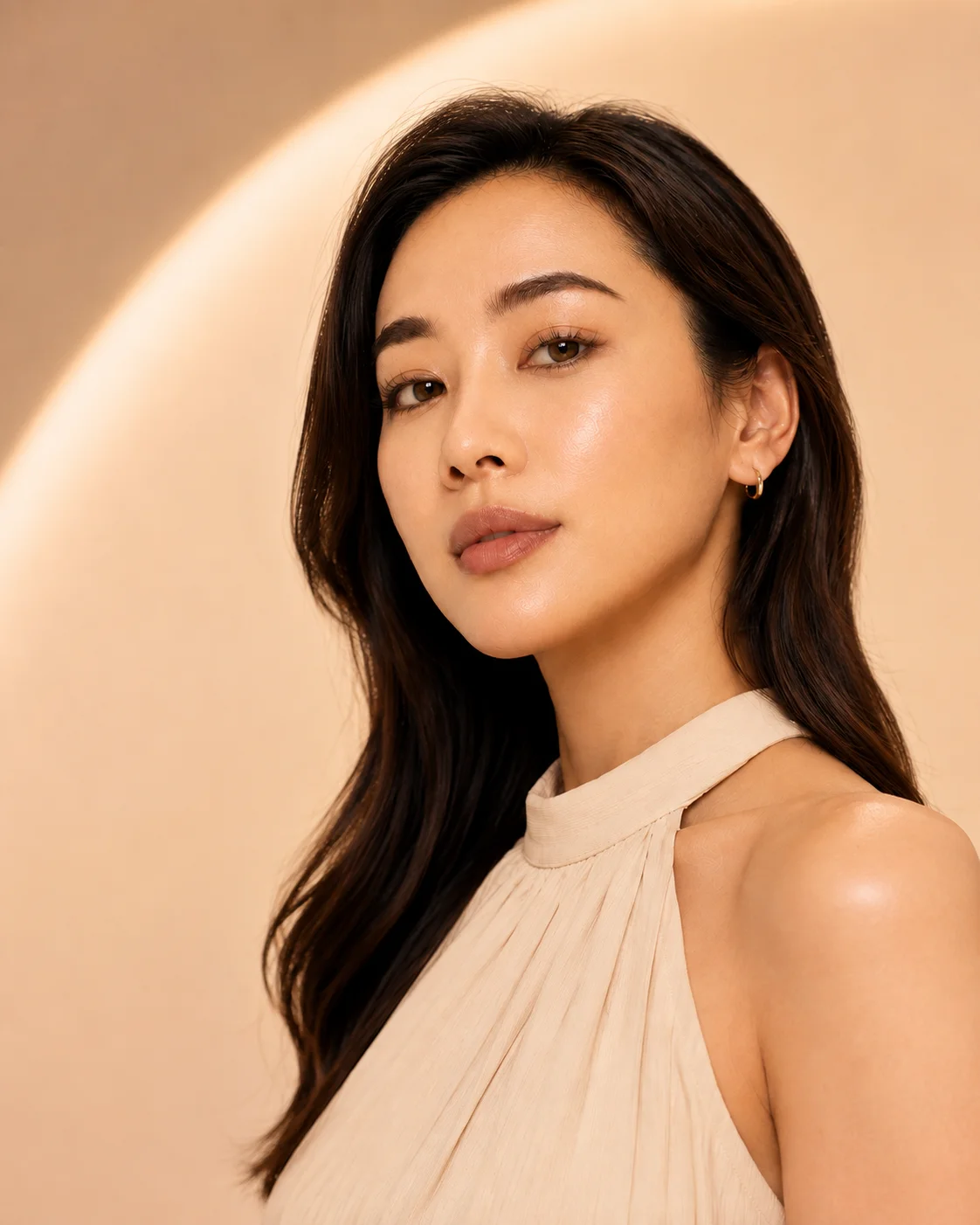 ภาพนางแบบประกอบโปรแกรม HIFU ยกกระชับใบหน้า Clarity Clinic
